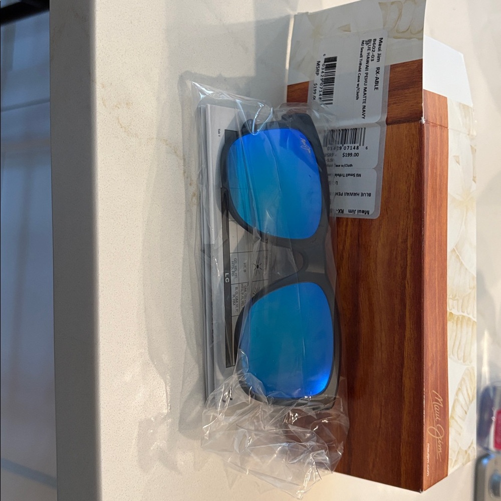 Maui Jim unisex sunglasses new in box never worn
